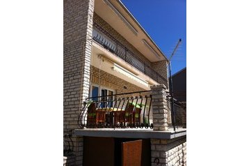 Kroatia Privát Okrug Gornji, Eksteriør